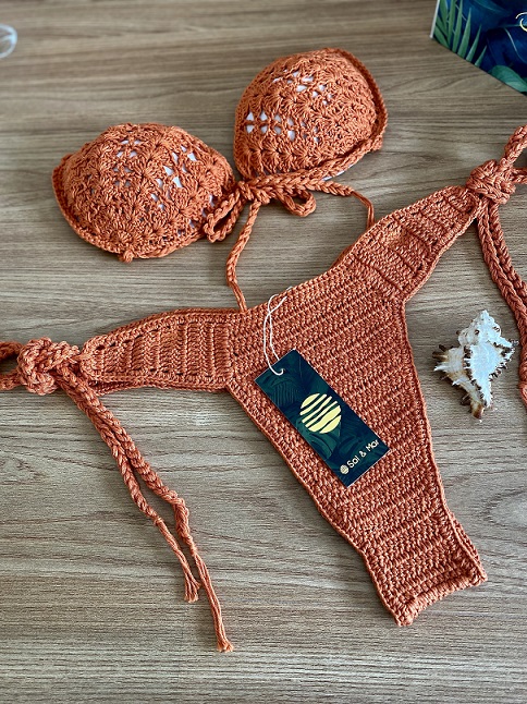 Bikini de crochet a mano